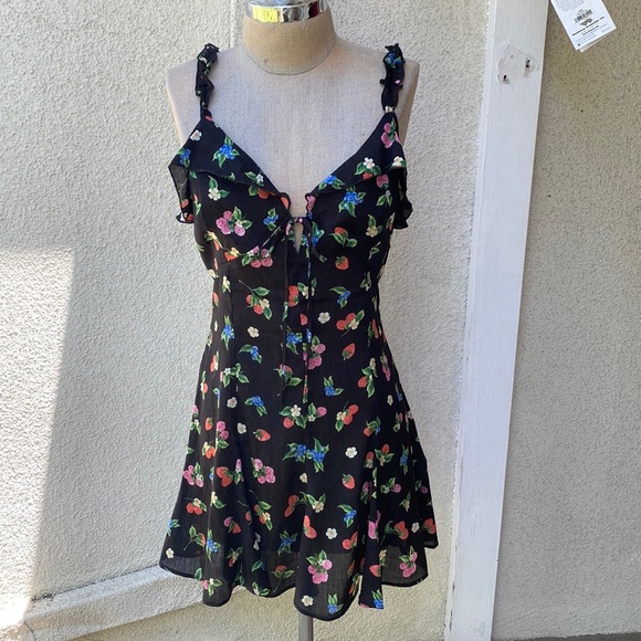 NWOT Zara fabulous black dress w/ beautiful floral pattern. Flirty & fun! - Picture 4 of 15